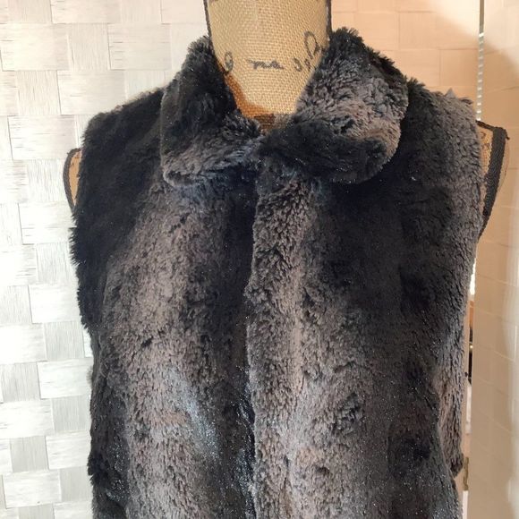 betsey johnson fur vest size small - Picture 3 of 8